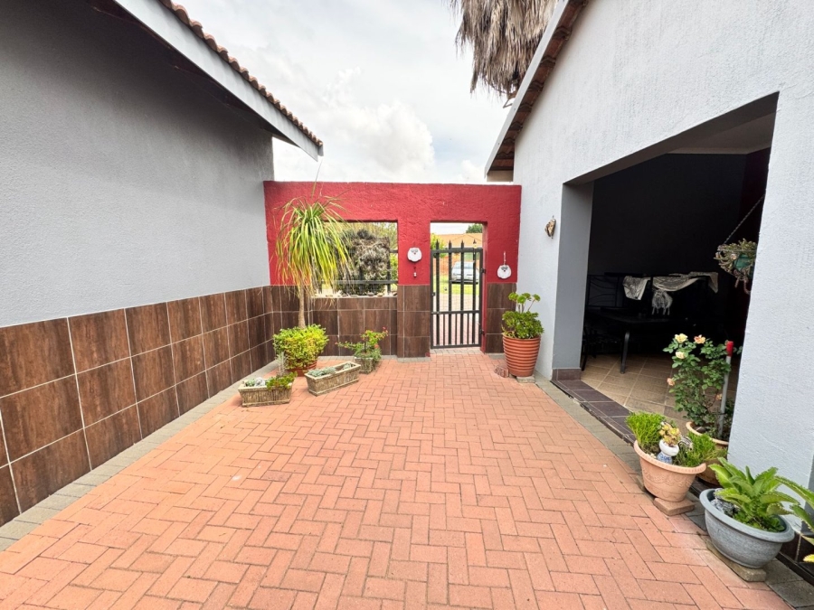 6 Bedroom Property for Sale in Orkney North West